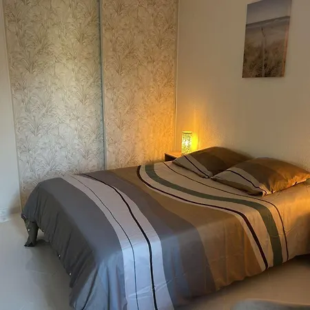 Moderne A Saint-raphael, 2 *